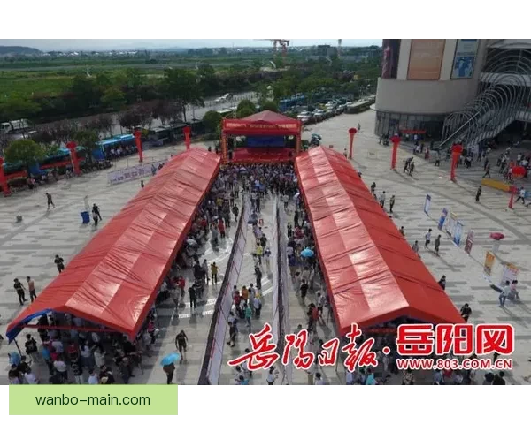 詹姆斯首家Buckets餐厅四月开业助力家乡创造就业机会